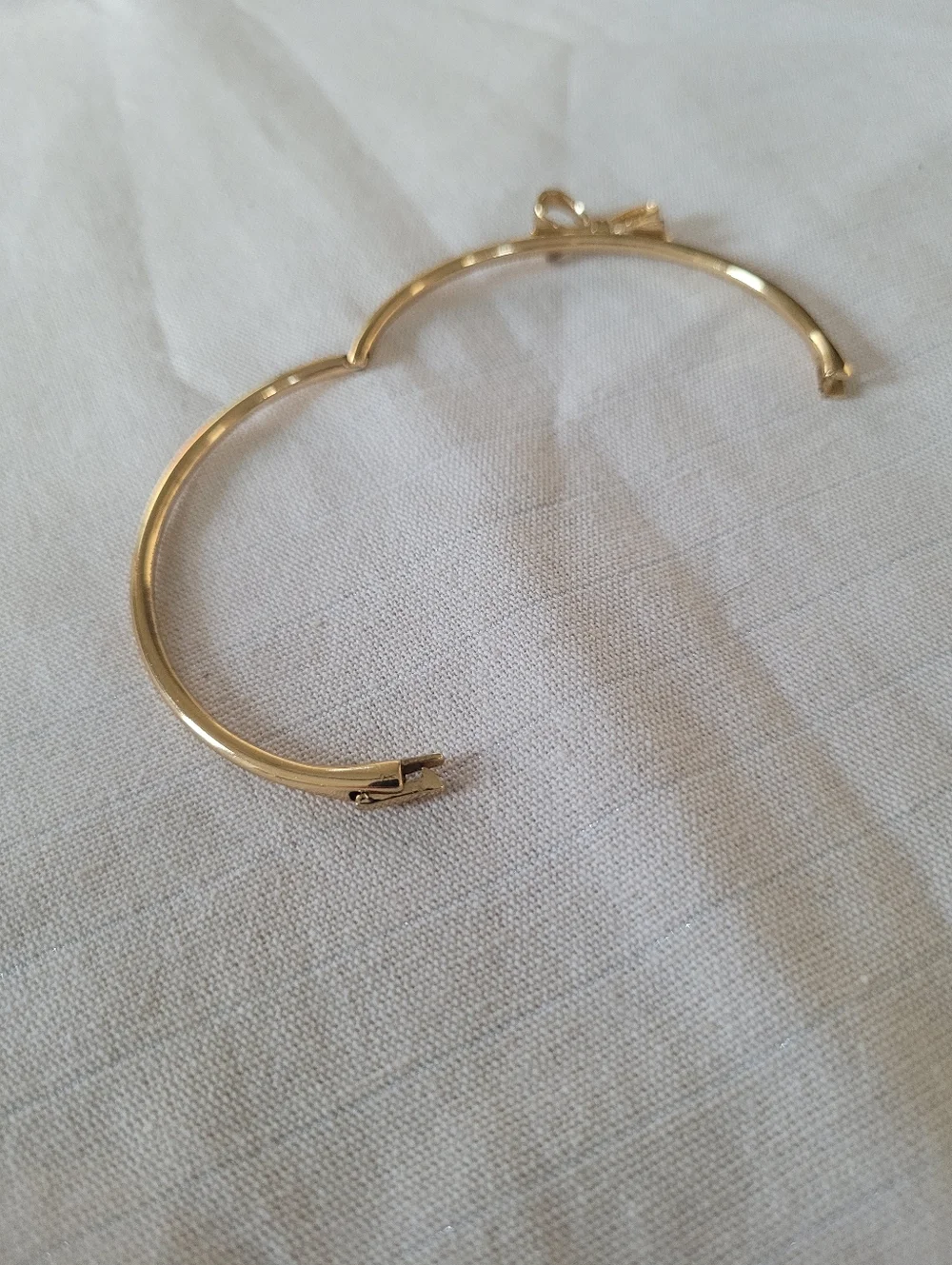 Kate Spade Gold Bangle Bow Bracelet - Picture 3 of 5